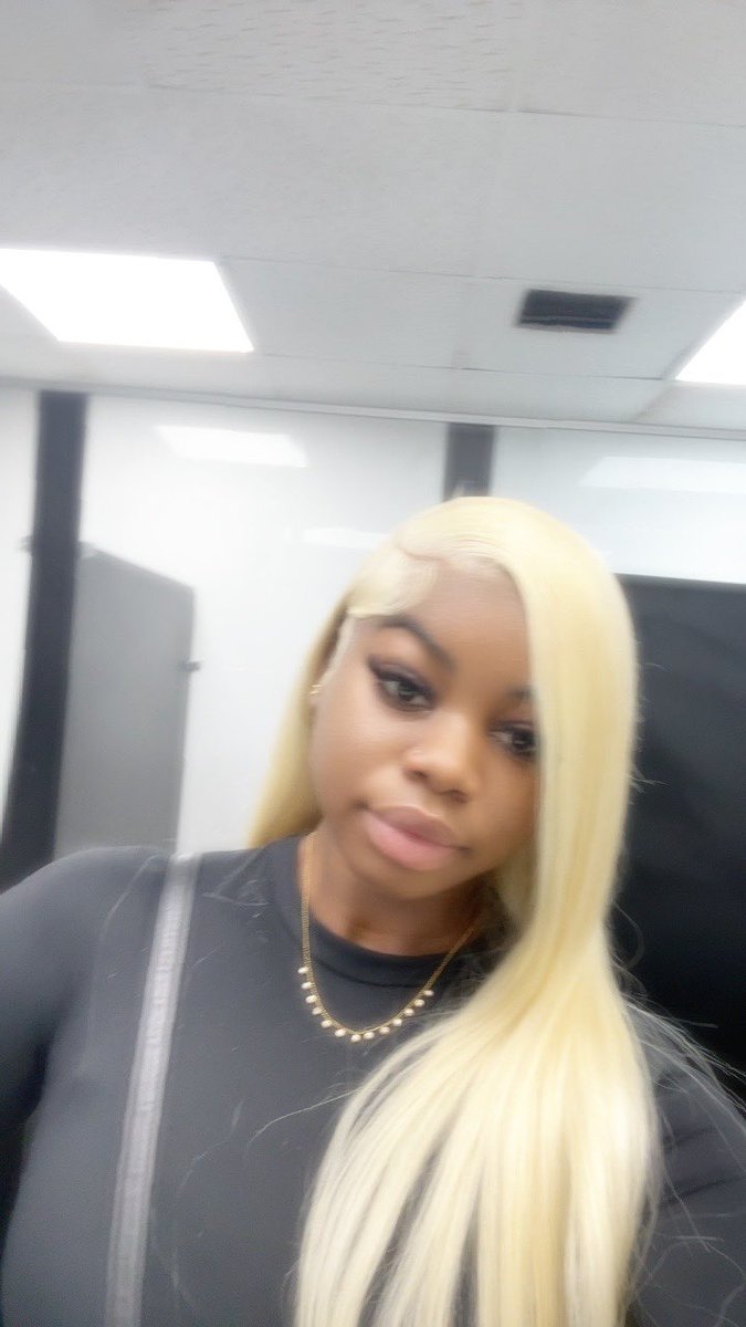 Moreofleee's tweet image. My Blonde eras always be a HIT 😍😍