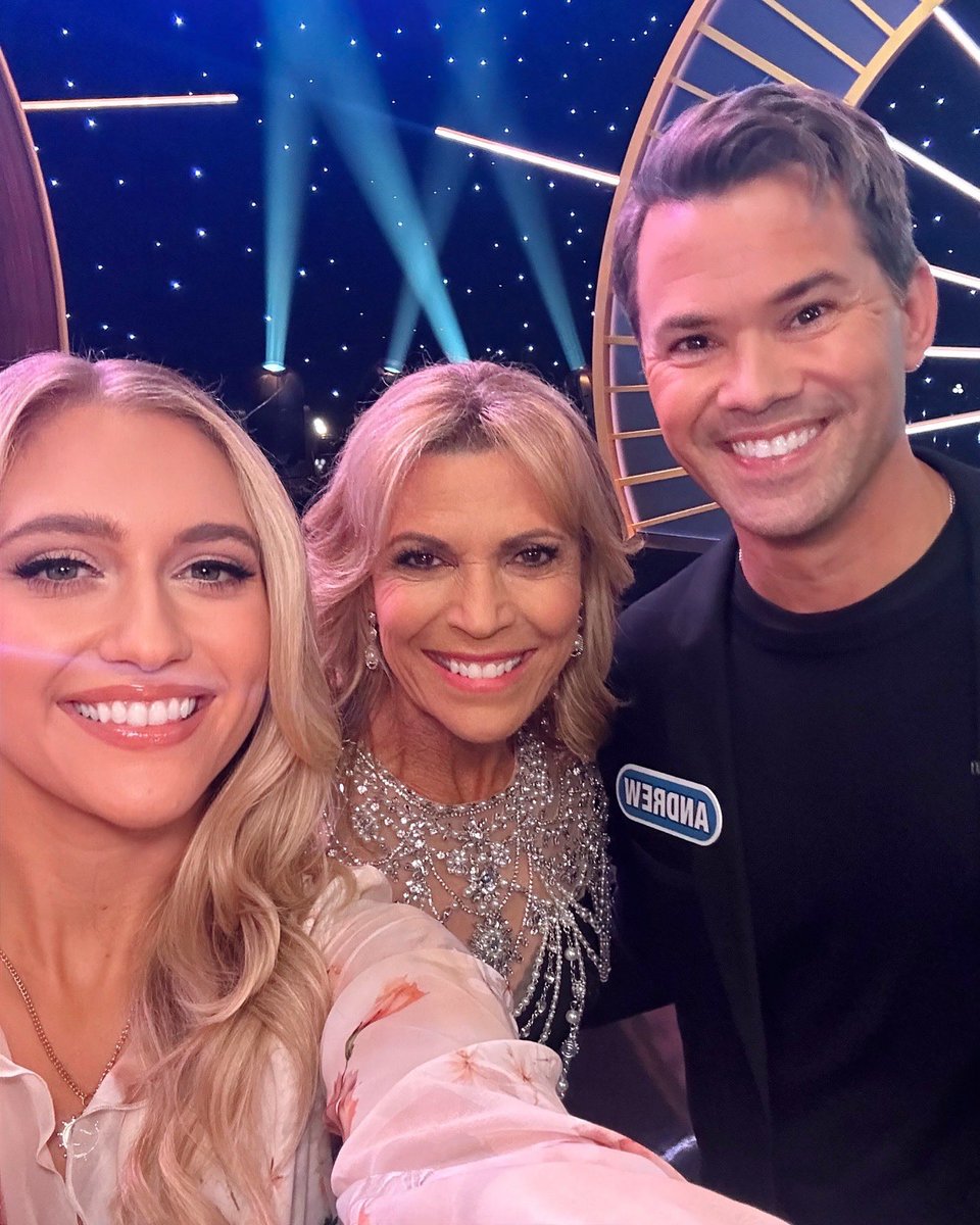 MaggieSajak's tweet photo. I’ll drive!🛺But fair warning, I will ask you questions. 

Can’t wait to see these Broadway stars take the stage on @celebritywof…tonight at 8/7c on @ABCNetwork!✨ https://t.co/kR9AcvPLX9