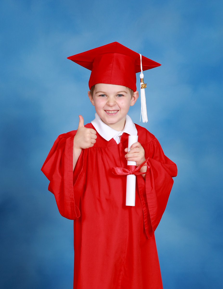 docsulli92's tweet image. Preschool graduation! Proud of you buddy!