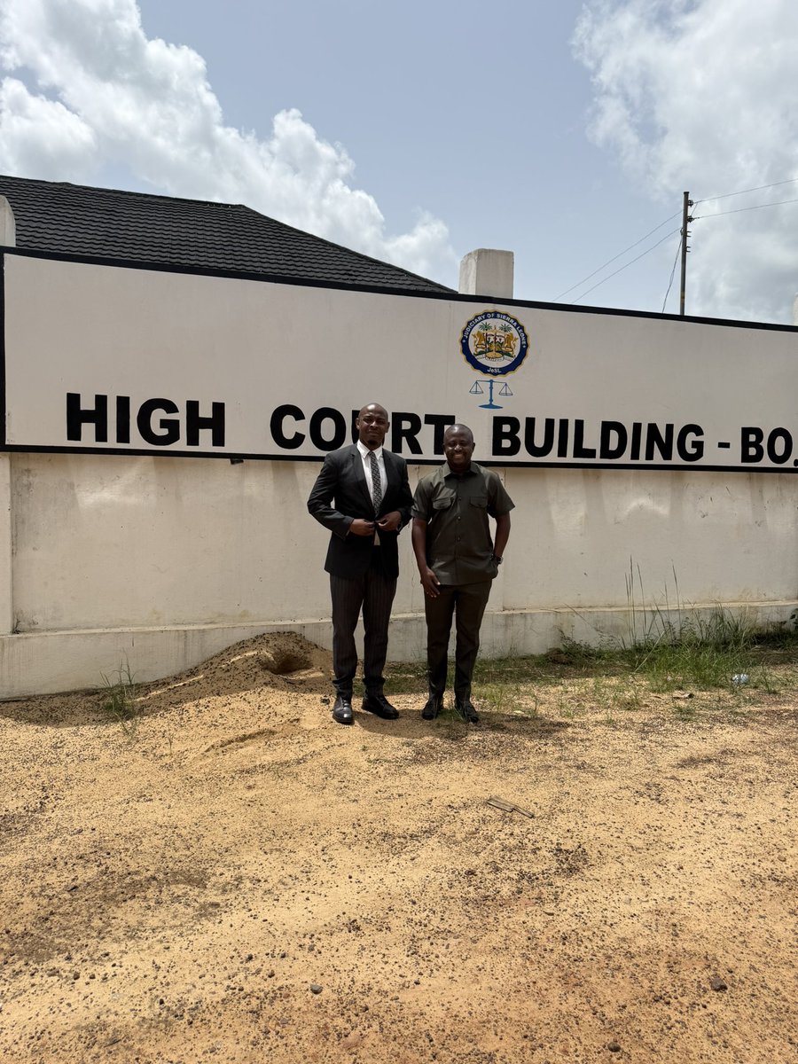 sesayalpha's tweet image. I made an on-site visit to the Bo Courthouse today- a model-sexual offense court that is providing justice services to the people of Bo. It was great to have an in-person meeting with State Counsel Augustine Sheku and other staff of the Office of Attorney General and Minister of…