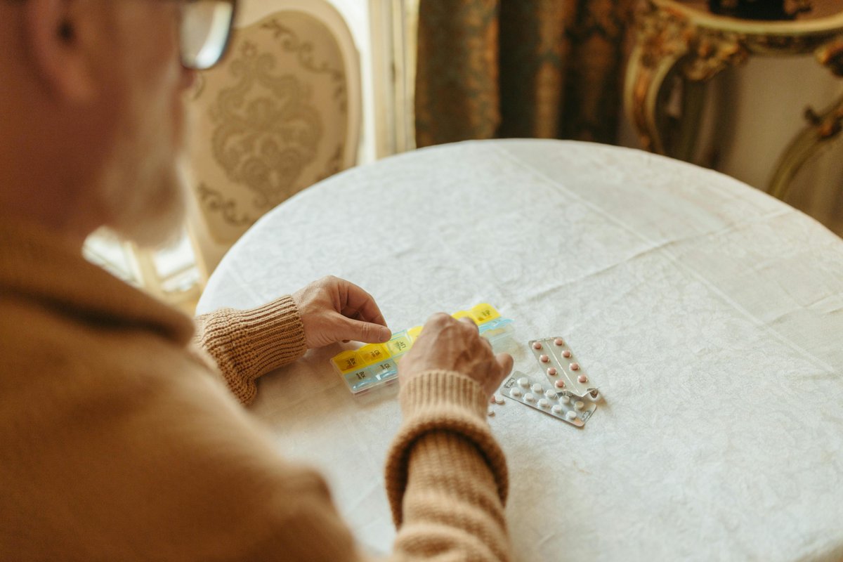 Life Course & Aging (@lifecourseuoft) on Twitter photo Researchers link losing federally funded prescription drug assistance programs to an increase in #mortality rates among low-income populations <a href="/EurekAlert/">EurekAlert!</a> eurekalert.org/news-releases/… Researchers link losing federally funded prescription drug assistance programs to an increase in #mortality rates among low-income populations <a href="/EurekAlert/">EurekAlert!</a> eurekalert.org/news-releases/…