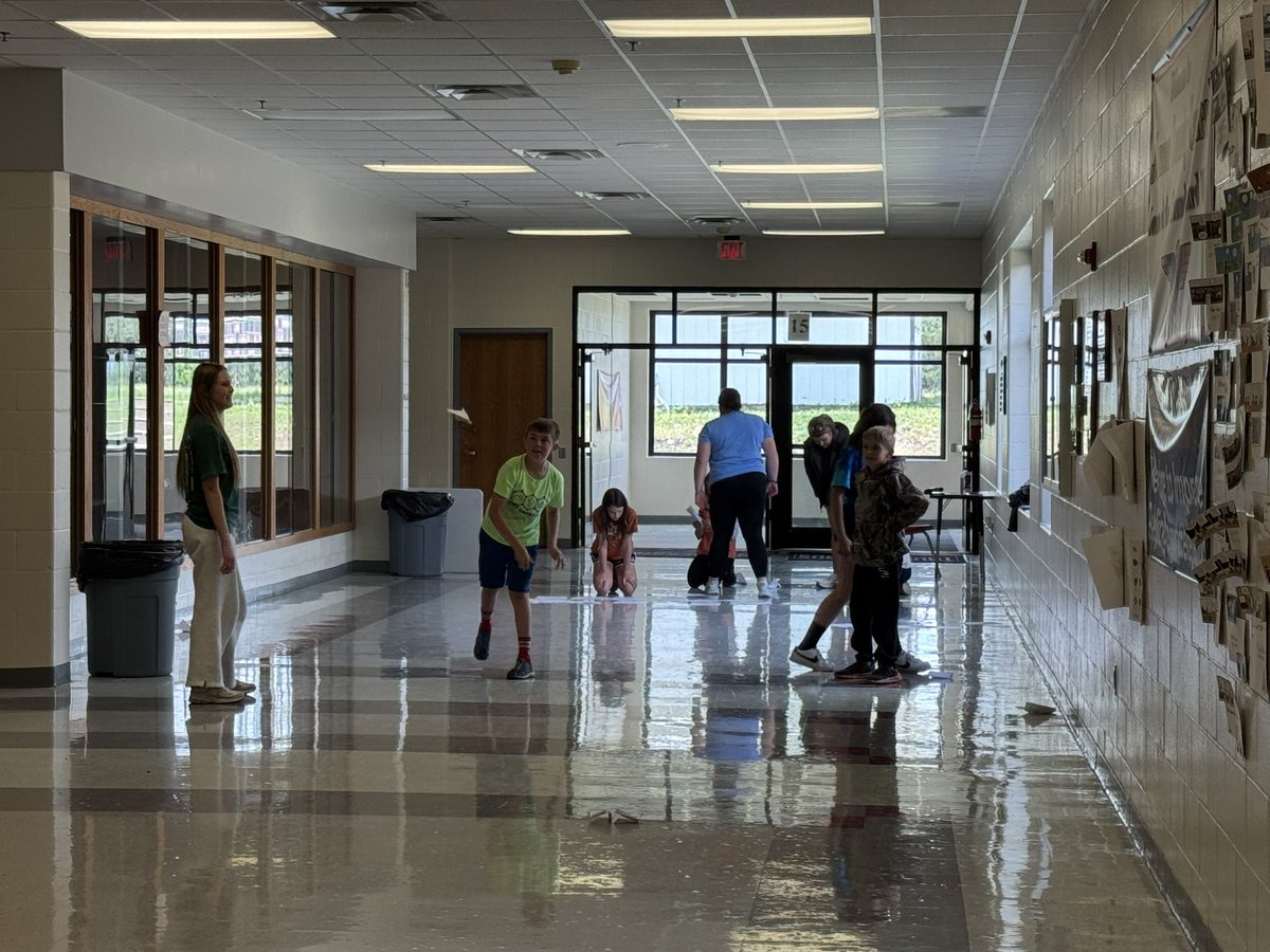 mbaconJCC's tweet photo. More 4-8 HAL activities with the high school Physics class. https://t.co/pIuzbW87aa