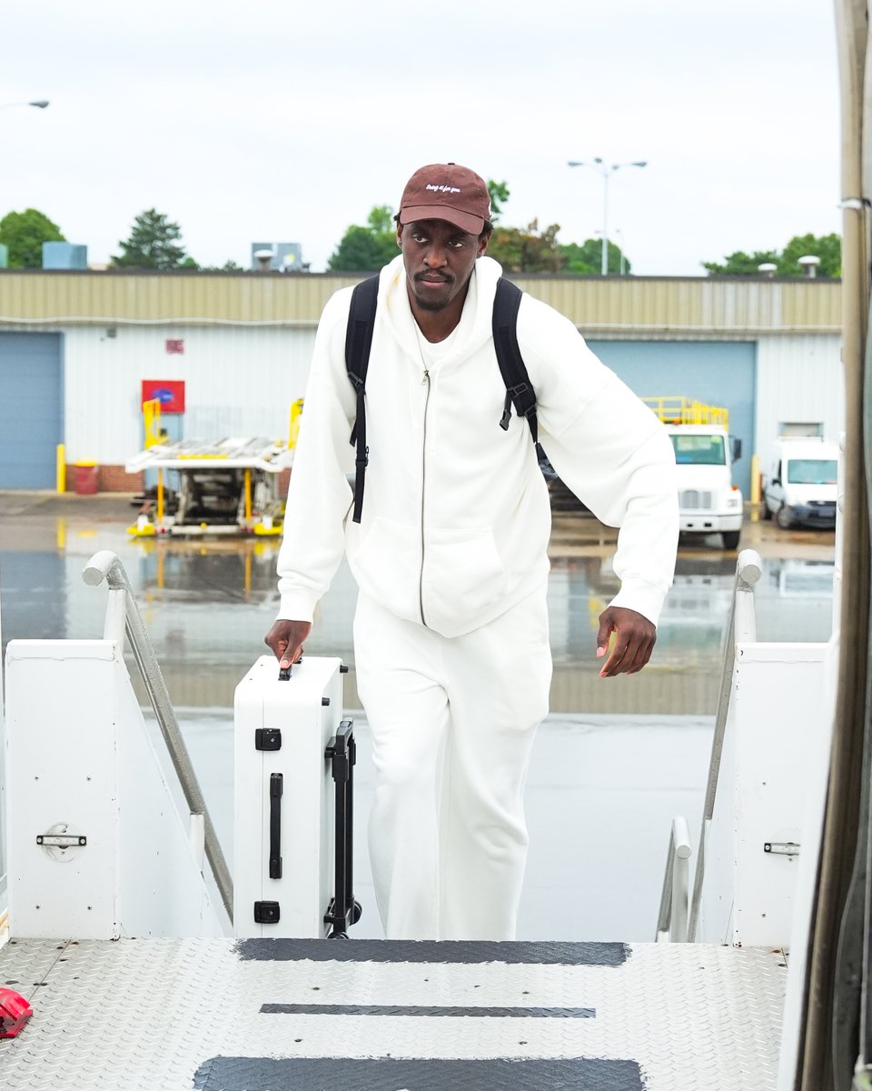 Pacers's tweet photo. New York, we're coming for ya. https://t.co/IU46fuWs68