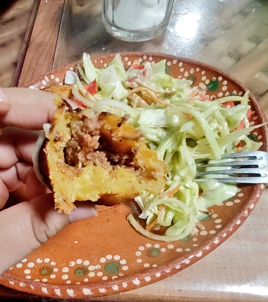 Kanon_chaann's tweet photo. Molotes de plátano y carne https://t.co/TenI7ZkWKO