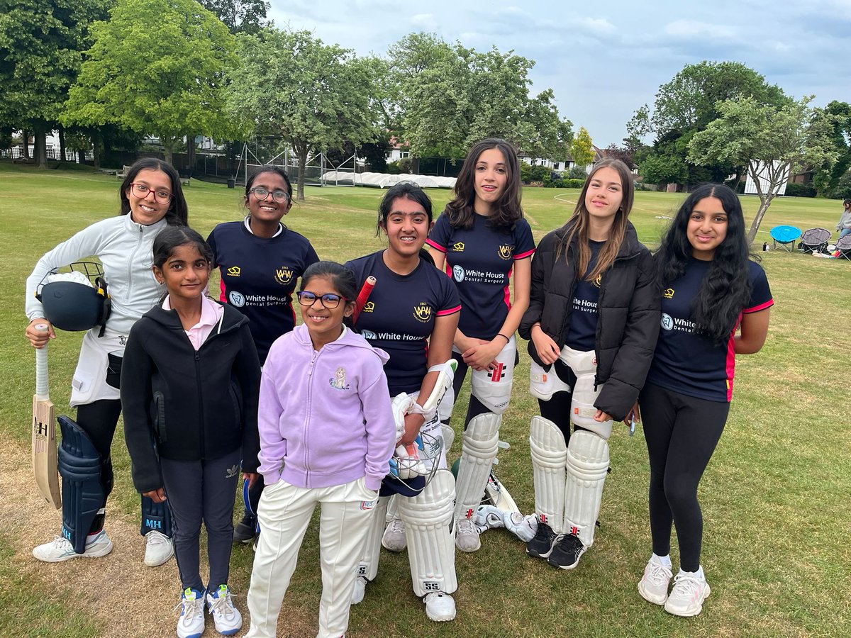 CricCavaliers's tweet photo. Congratulations to Trisha & Nithiyasiri for contributing to Woodford Wells CC's U13 win against Wanstead CC! Trisha led from the front with an unbeaten 33*, including six 4s. Well done, girls!
#PerformWithPride🦚
@EssexCCB https://t.co/r1ybduxNFy