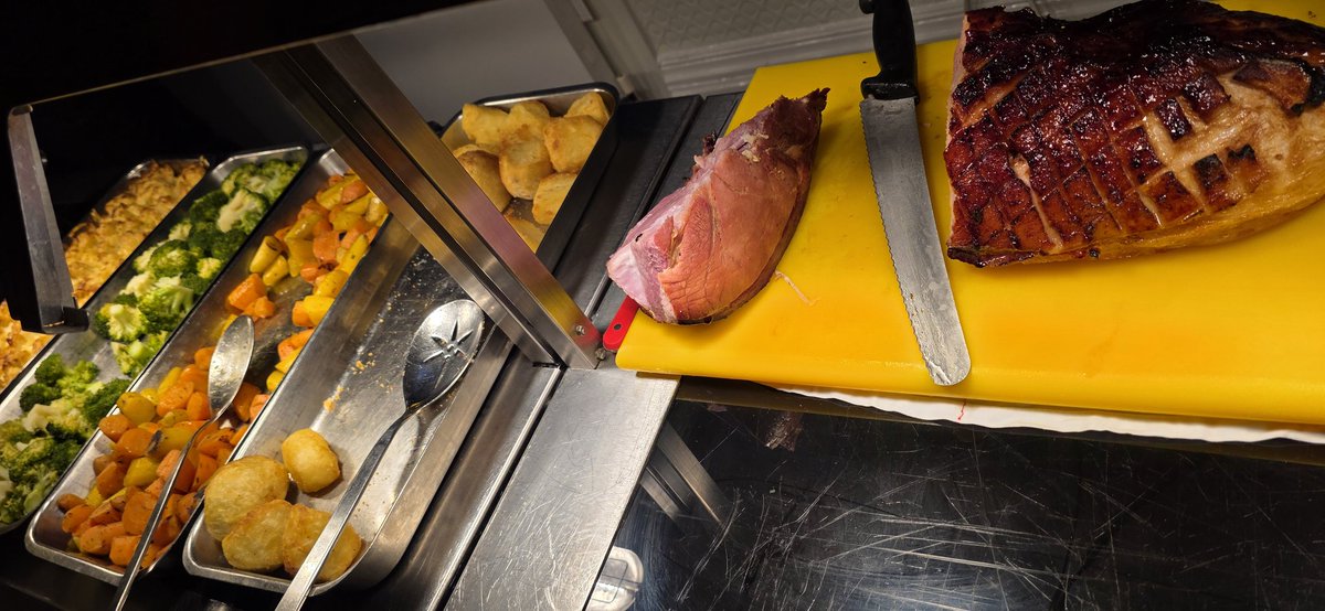 A fantastic evening at <a href="/MarkMasonsHall/">Mark Masons' Hall</a> for the Installation meeting of <a href="/AMD_London/">AMD London</a> #LondiniumCouncil47. My first meeting in office as IG and recieved my Grand Council Certificate, which completes the 10 year promise. The night nicely finished off with a top #Carvery! #Freemasonry