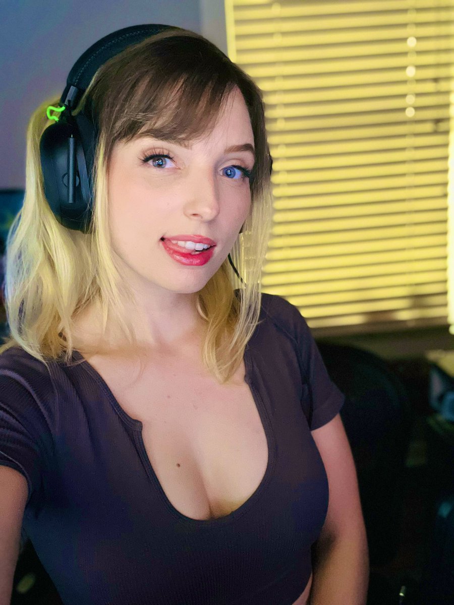 Hey hey!

I’m live today!

Playing some games and then some jump king quest with <a href="/FablesOP/">FablesOP</a> later!

Twitch.tv/BlackANTIvenom