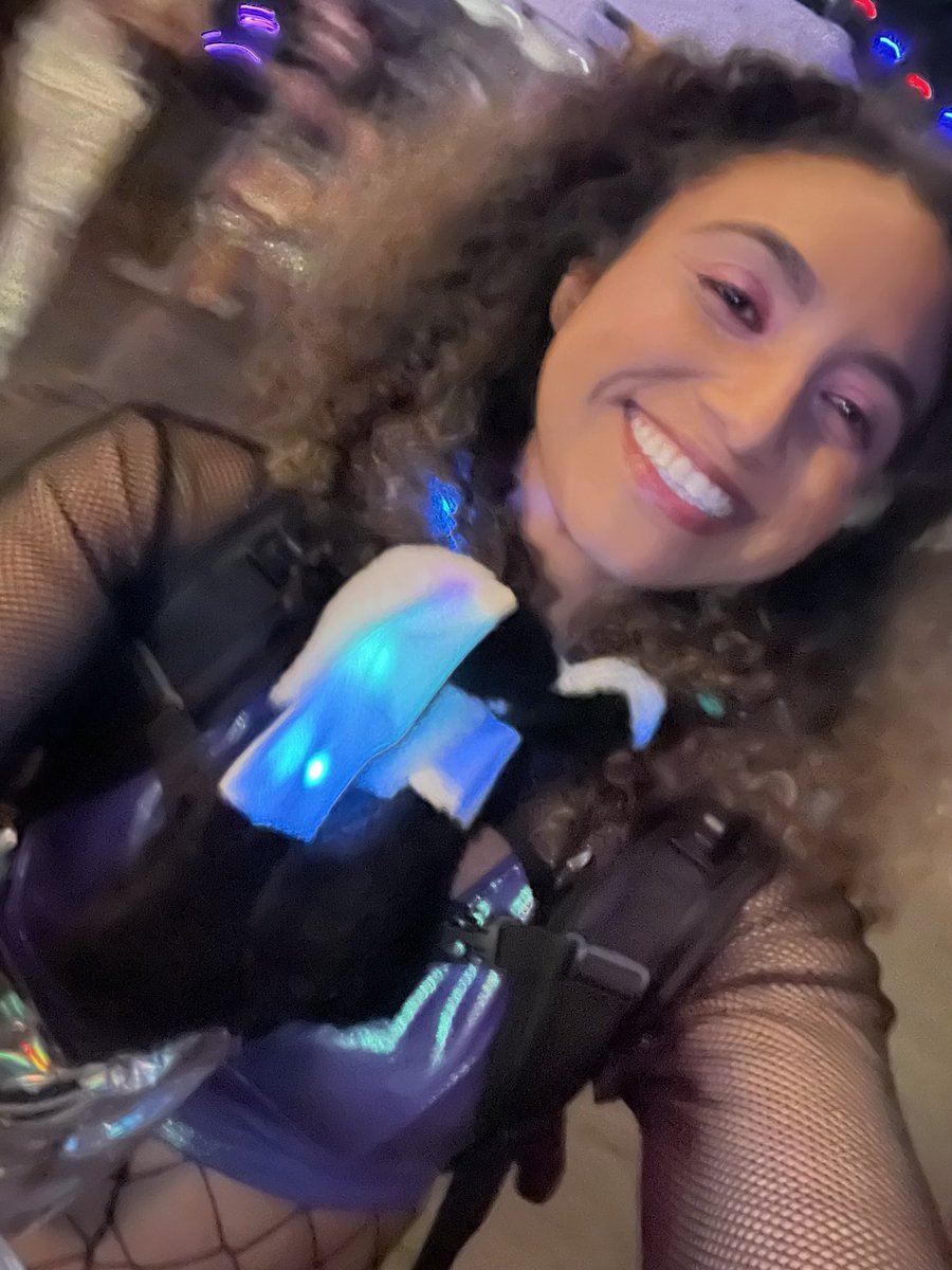 jadexbrianna's tweet photo. i went from paying thousands of dollars to attend EDC my 1st year, to getting paid to attend EDC my 4th year… i love this little life https://t.co/6zxerbFXB2