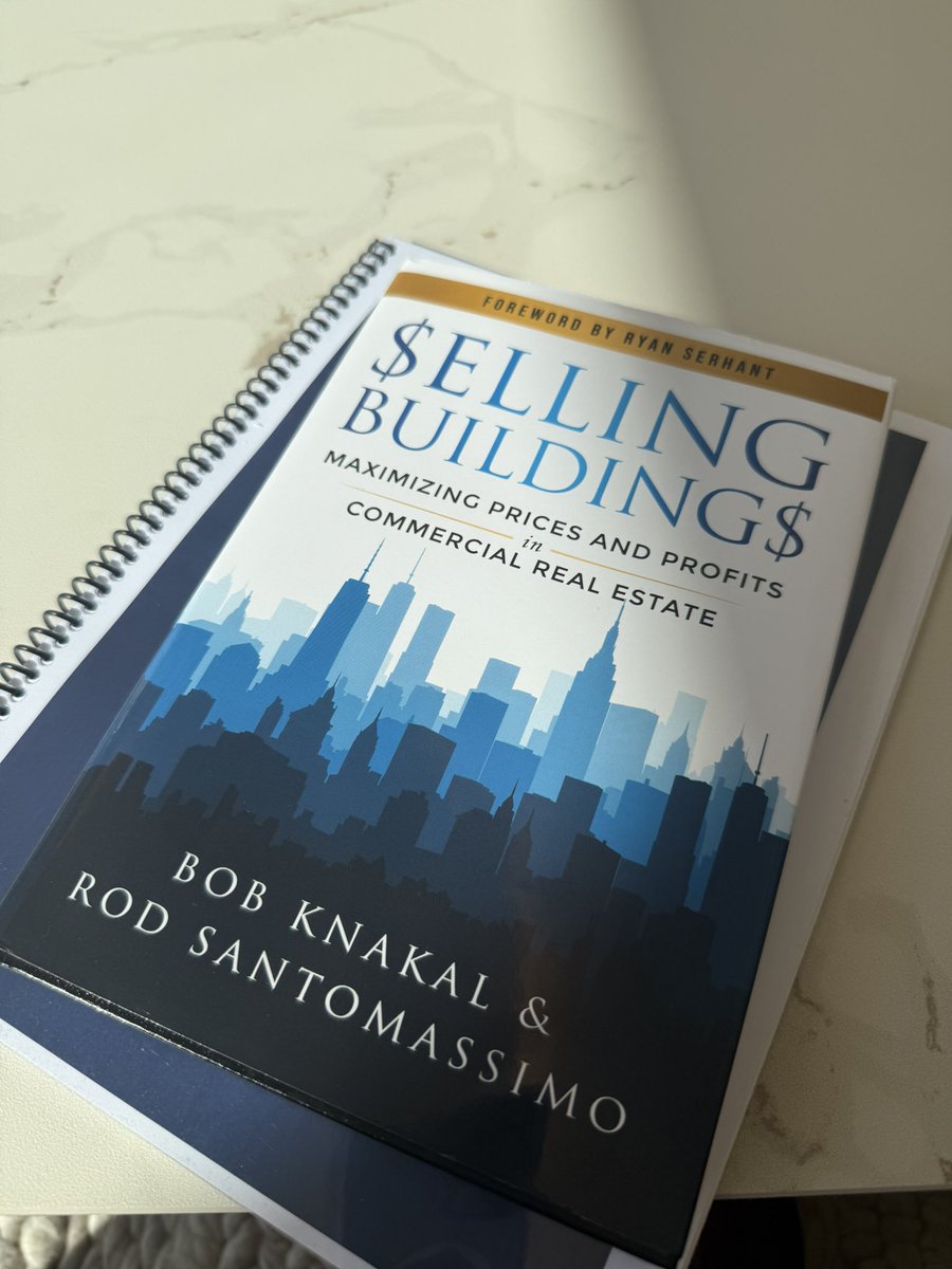 checoresendez's tweet photo. First Edition and sold out “Selling Buildings” by Bob Knakal and Rod Santomassimo. #BKREA #bobknakal #RodSantomassimo #themassimogroup https://t.co/7E5WQcqdNW