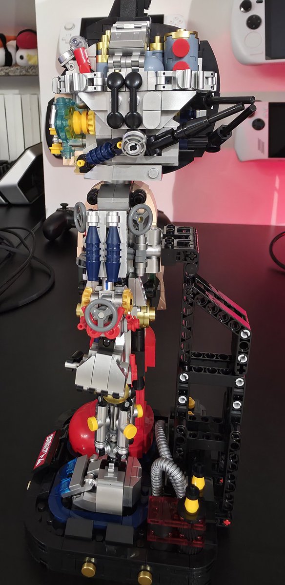 While I was still in a building mood, I jumped right into the Astro Boy model from the same company that made the Metal Slug one (Pantasy).

It was a fun build too ^^