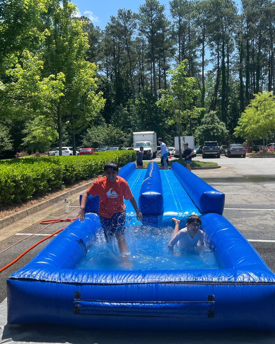 FSAPrivate's tweet image. Middle School went out with a blast! 🎉
From water slides to inflatable obstacle courses, our students had a fun-filled day celebrating the end of the school year with friends and teachers. Big thanks to everyone who helped make it unforgettable! 💦☀️ #FSALastBlast #MiddleSchool