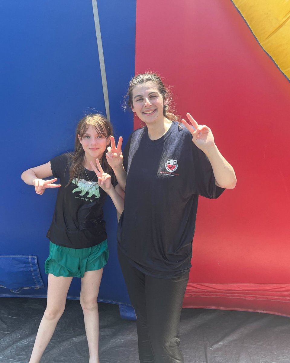 FSAPrivate's tweet image. Middle School went out with a blast! 🎉
From water slides to inflatable obstacle courses, our students had a fun-filled day celebrating the end of the school year with friends and teachers. Big thanks to everyone who helped make it unforgettable! 💦☀️ #FSALastBlast #MiddleSchool