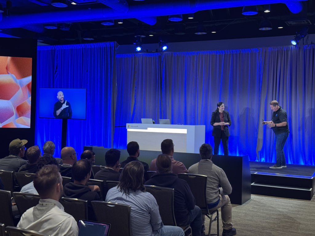 mauridb's tweet image. Standing room only for @bobwardms and @MuazmaZahid session at #MSBuild on #SQLServer2025! #Vectors #ai #models #developers