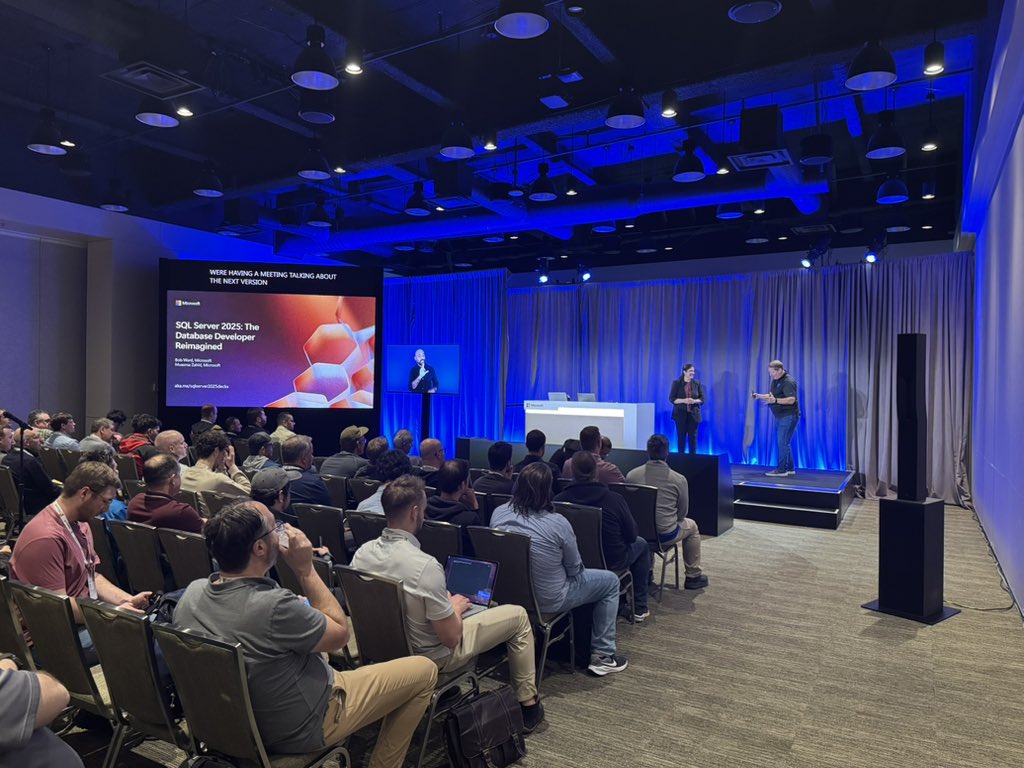 mauridb's tweet image. Standing room only for @bobwardms and @MuazmaZahid session at #MSBuild on #SQLServer2025! #Vectors #ai #models #developers