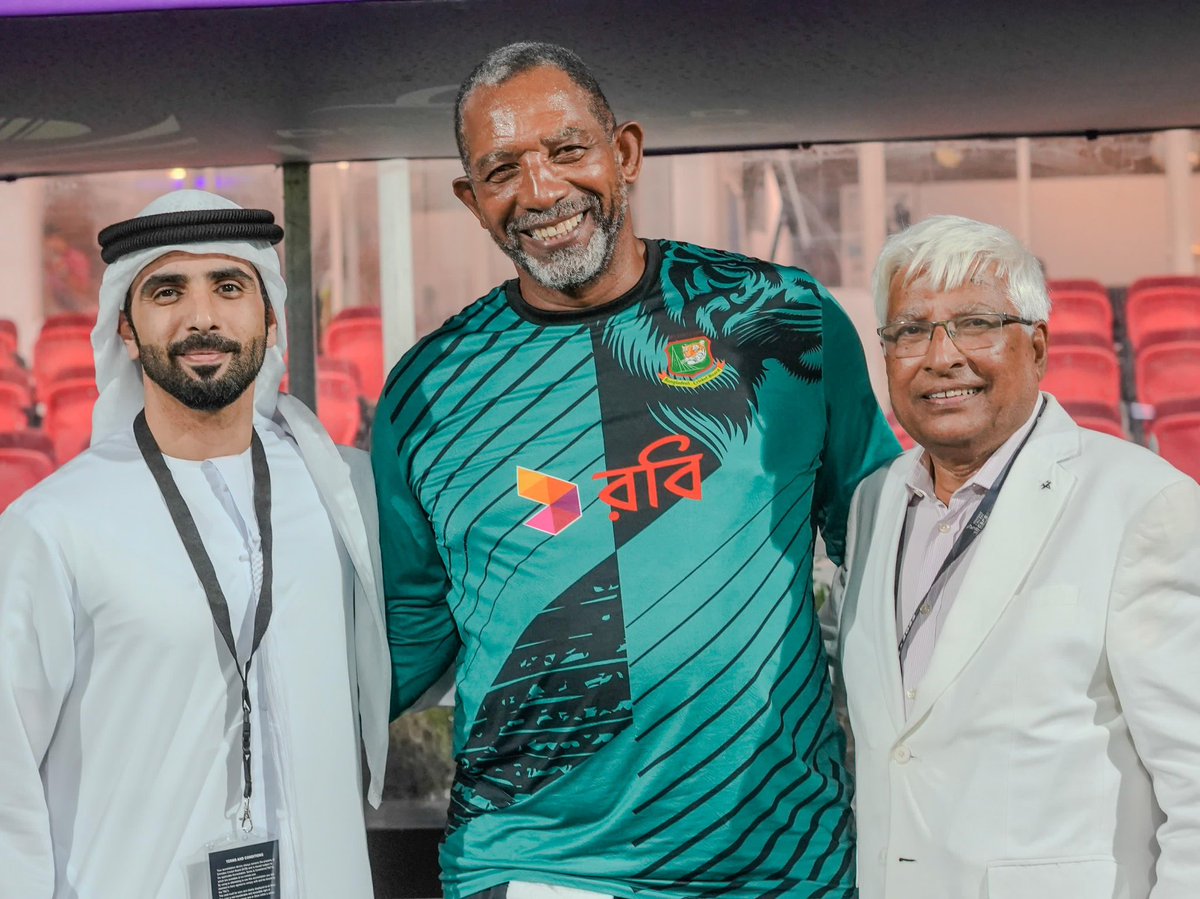 KhanMazhar2001's tweet photo. Khalaf Bukhatir CEO Sharjah Cricket with former West Indies legend and current Bangladesh coach Phil Simmons and self @sharjahstadium https://t.co/9blkaLKI2h