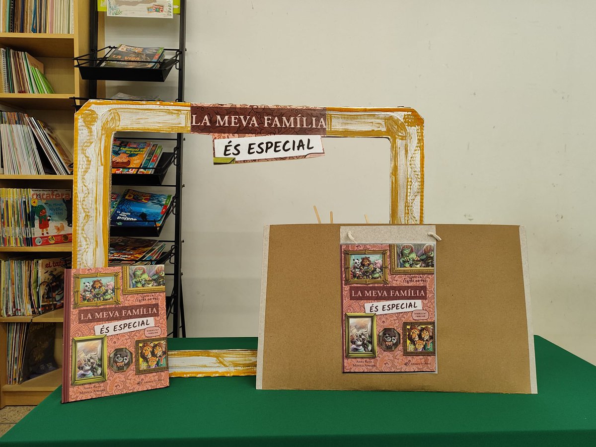 📚 La Marta, amb l’ajut dels seus fills, ahir ens va explicar l’àlbum “La meva família és especial”. Gràcies per compartir, amb petits i grans, la gran diversitat de famílies que existeixen. #biblitots #horadelconte #famílies