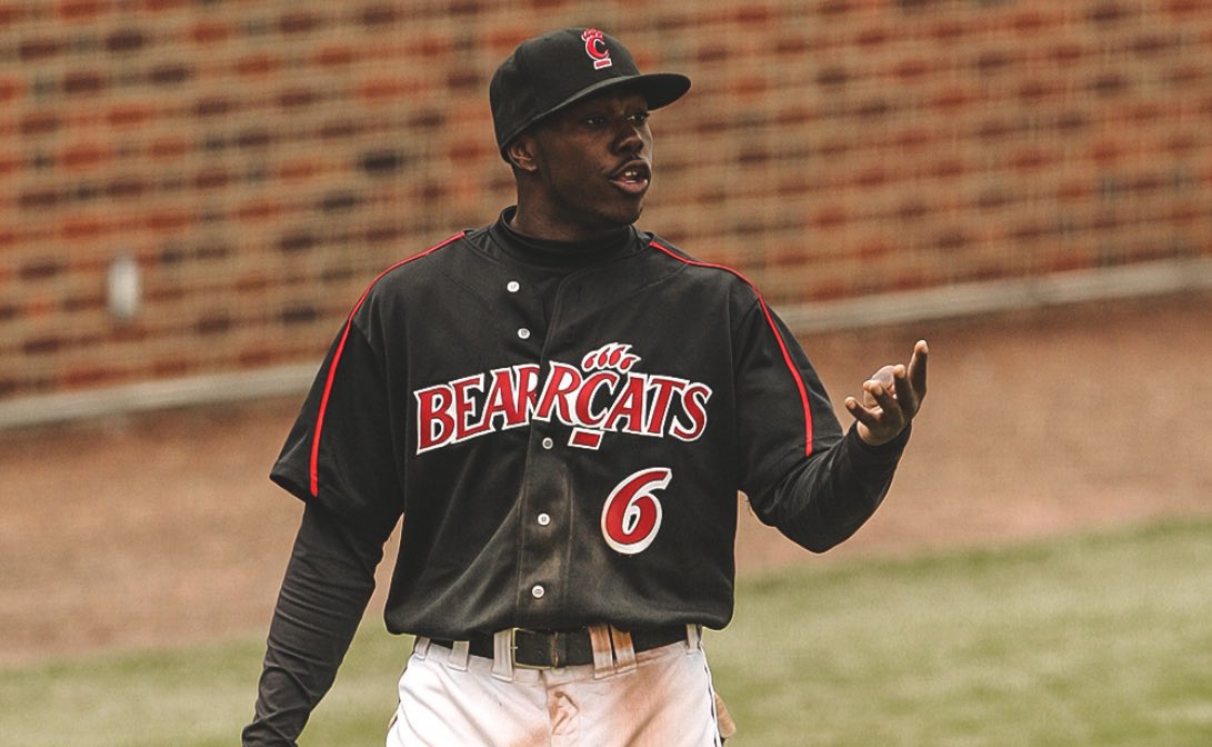 Bearcats to win Conference player of the year award: 

-Oscar Robertson
-Kenyon Martin
-Steve Logan
-Danny Fortson
-Sauce Gardner
-Desmond Ridder
-Ivan Pace jr
-Mason Fletcher
-Chris Holt
-Josh Harrison
-Ian Happ
-Griffin Merritt
-𝐊𝐞𝐫𝐫𝐢𝐧𝐠𝐭𝐨𝐧 𝐂𝐫𝐨𝐬𝐬 🏆