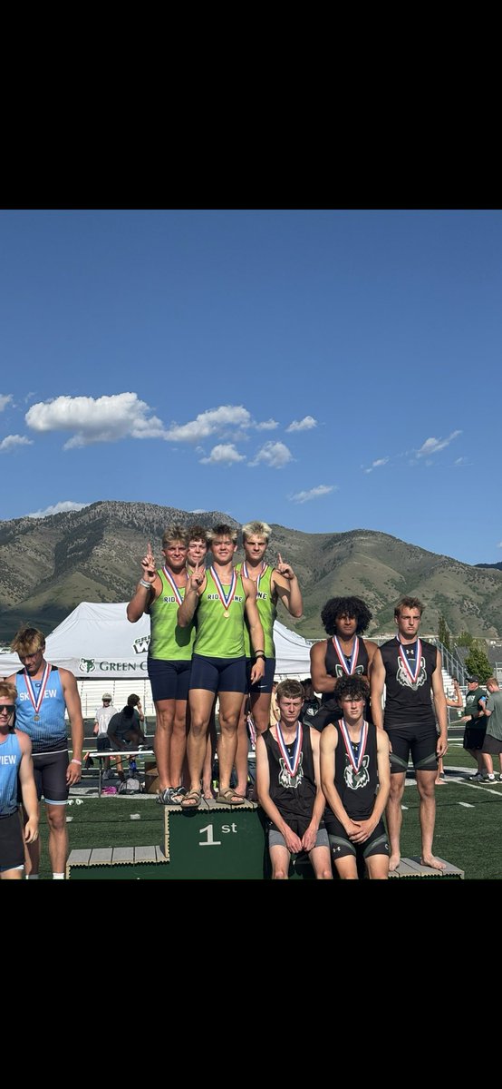 Successful track season! Appreciate all my coaches and teammates. I couldn’t do it without them! Excited to get back to football and work!

⚡️10.62 100M
🏆 2x Region Champ
⚡️21.69 200M
🏆 State Champ