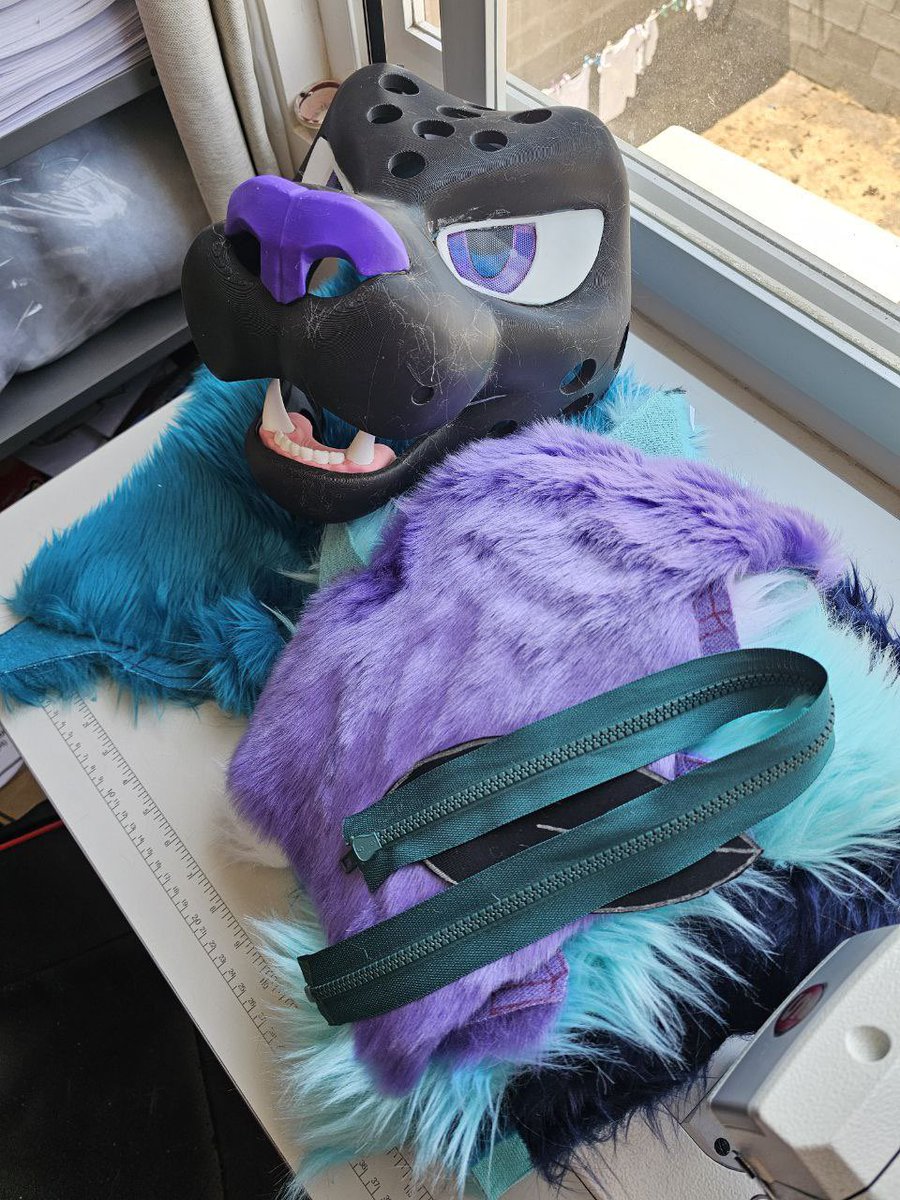 So a little work in progress photo of Pandora being brought to life by <a href="/Chonky_Tiel/">Chonky 'Tiel Creations 🐦 Closed Commissions 🧵</a> 

I’m so excited ^^