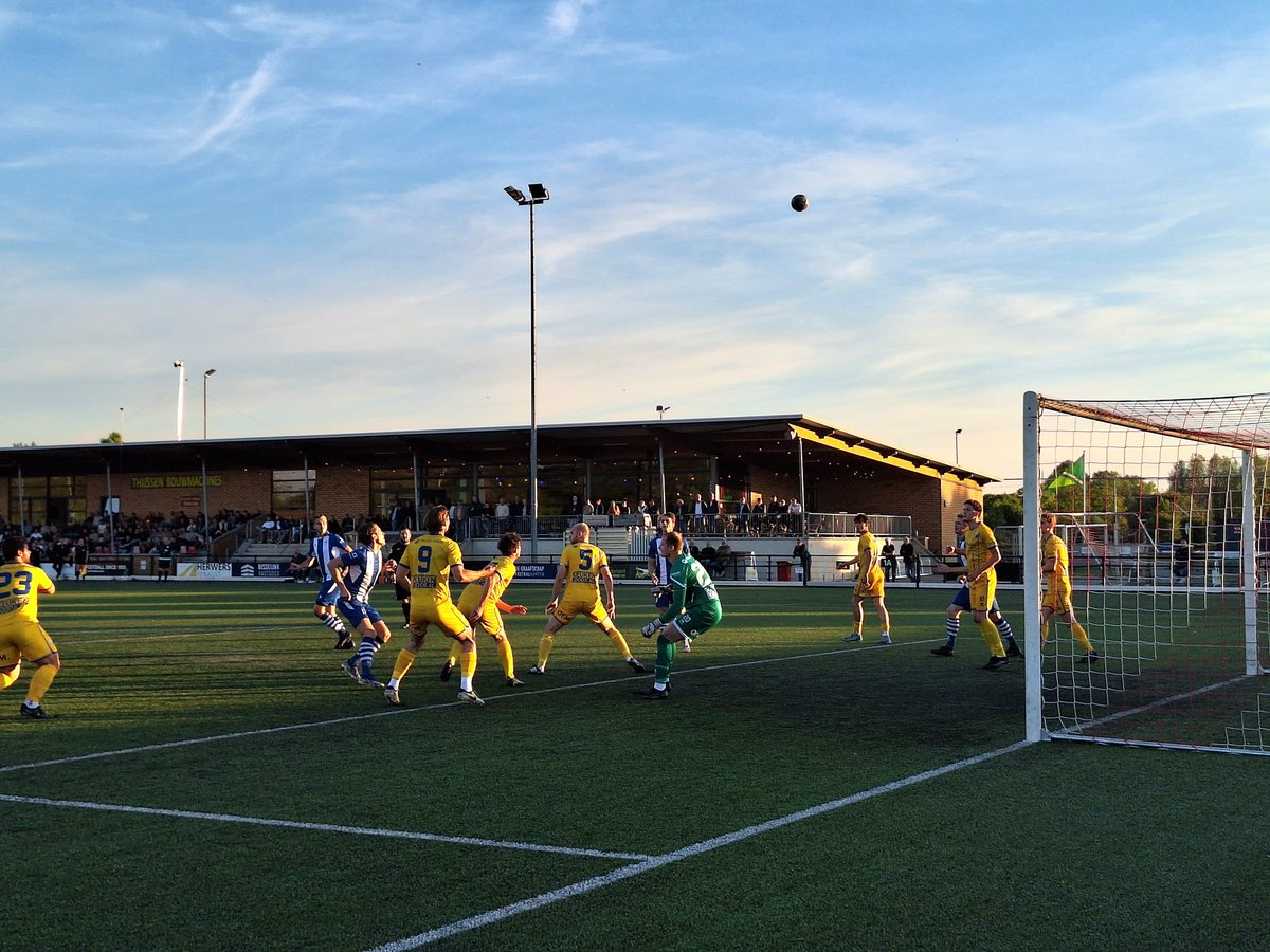 niek92jansen's tweet photo. β½οΈ VVG'25 π DZC'68
π
20-05-2025
βοΈ 1-1 (2-4 shoot-outs)
π Achterhoek Cup, halve finale
πSportpark Dichteren, Doetinchem π³π±
DZC'68 treft mede vierdedivisionist AZSV in de finale van de Achterhoek Cup na zege op VVG'25 β½
#DZC68 #VVG25 #Doetinchem #Gaanderen #Groundhopping https://t.co/twPLPuiekl