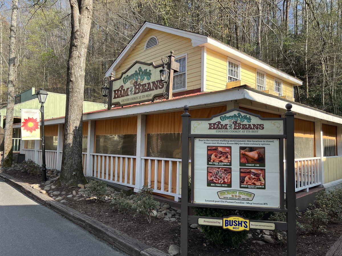 Just an appreciation post of Granny Ogle’s at Dollywood from 2022.

I’ll have one of everything.