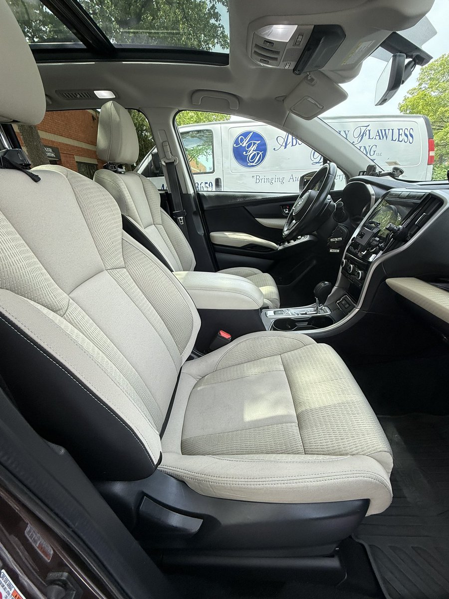 AbsolutelyLlc's tweet image. After our #fulldetail package, this Subaru Ascent looks as good as new!! 🚙🚿🛁🧴🪣🧽🧼🪥🧹 🤩💯#mobiledetailing #bringingautomotiveperfectiontoyou