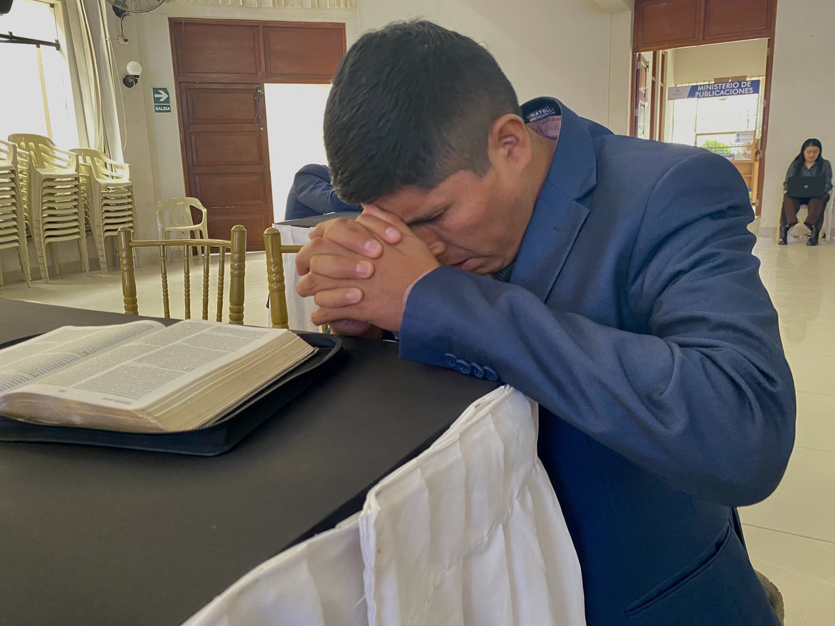 “Haced vuestras peticiones a buen Hacedor, es a Dios a quien hablamos y nuestra oración es escuchada”.✨🙏

#MomentosdeOración  #AspirantesalMinisterio