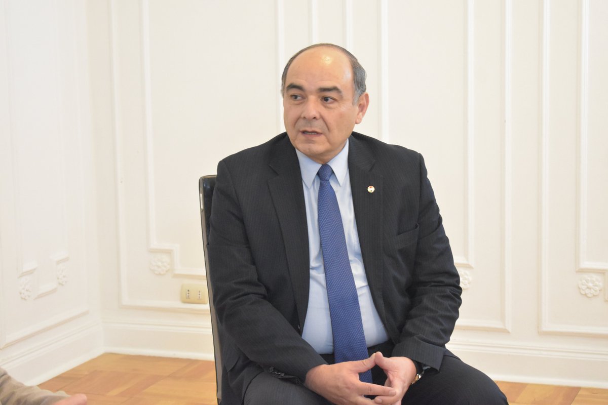 🇨🇱🇵🇾 El Delegado Presidencial se reunió con el Embajador <a href="/EmbajadadelPar1/">Embajada del Paraguay en Chile</a> Antonio Rivas Palacios, encuentro donde se le dio la bienvenida a la nueva Cónsul Honoraria en Punta Arenas, María Lucía Fleitas, y conversaron sobre el fortalecimiento de los lazos entre ambos países.