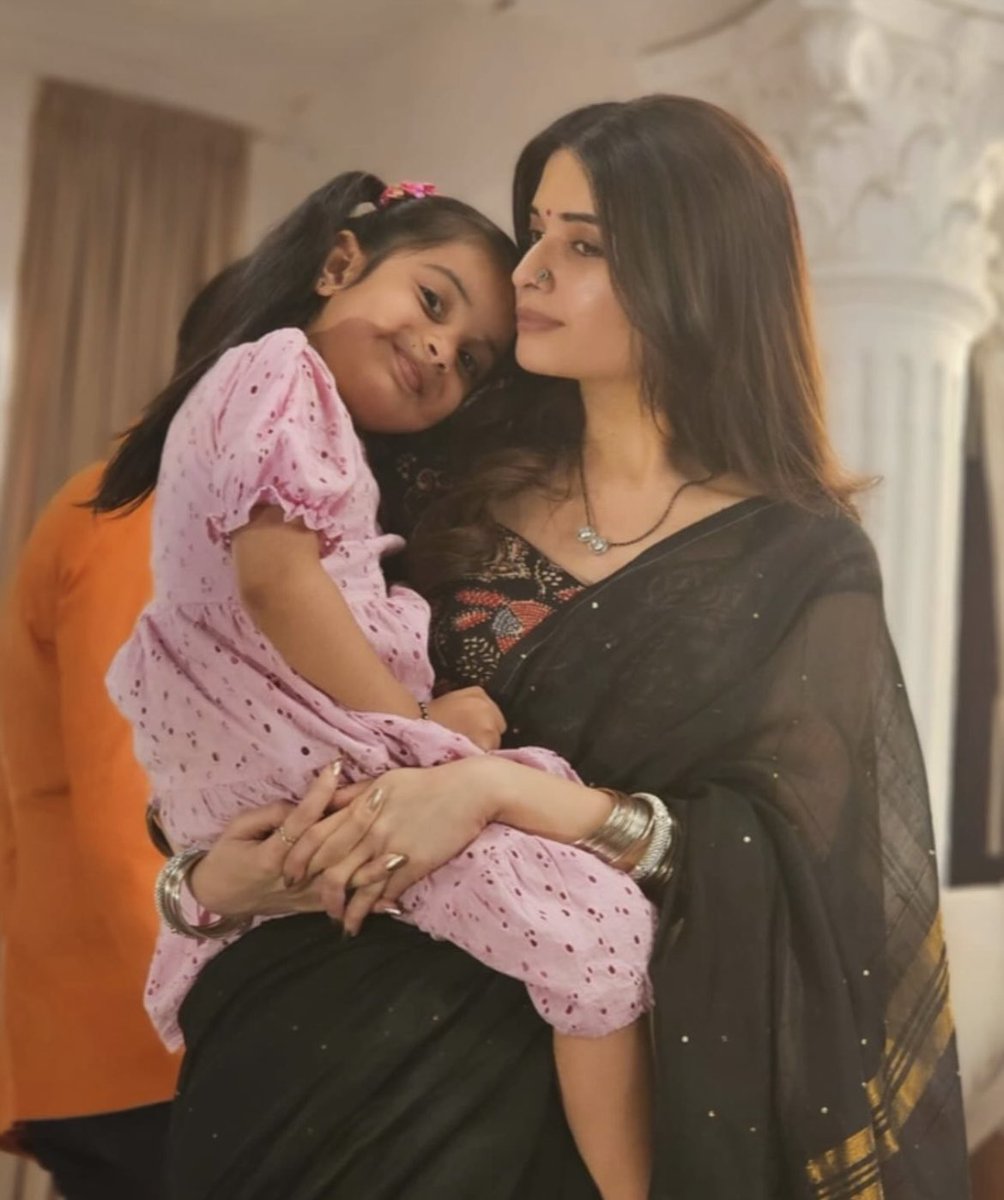 Bhavika Sharma (@sharmabhavika98) on Twitter photo Happy birthday to my little bundle of joy <a href="/tinytotamayra/">Amayra Khurana</a> ❣️
My everything 💞
My gugdii💞💞 Happy birthday to my little bundle of joy <a href="/tinytotamayra/">Amayra Khurana</a> ❣️
My everything 💞
My gugdii💞💞