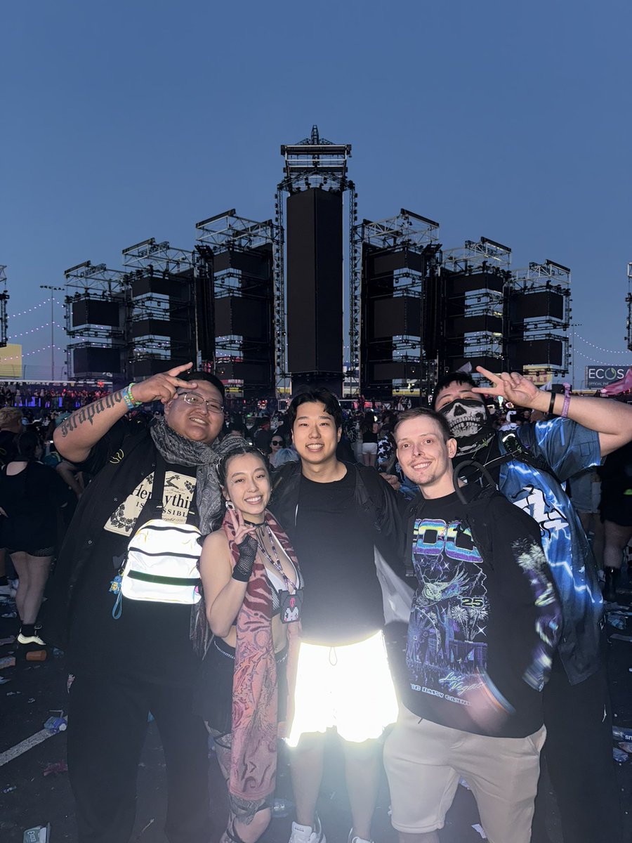 Tishyuuuu's tweet photo. Little bit of how my EDC went, shit was so funnnn getting that hangover for it. #EDCLV2025 https://t.co/yo26RF0iXy