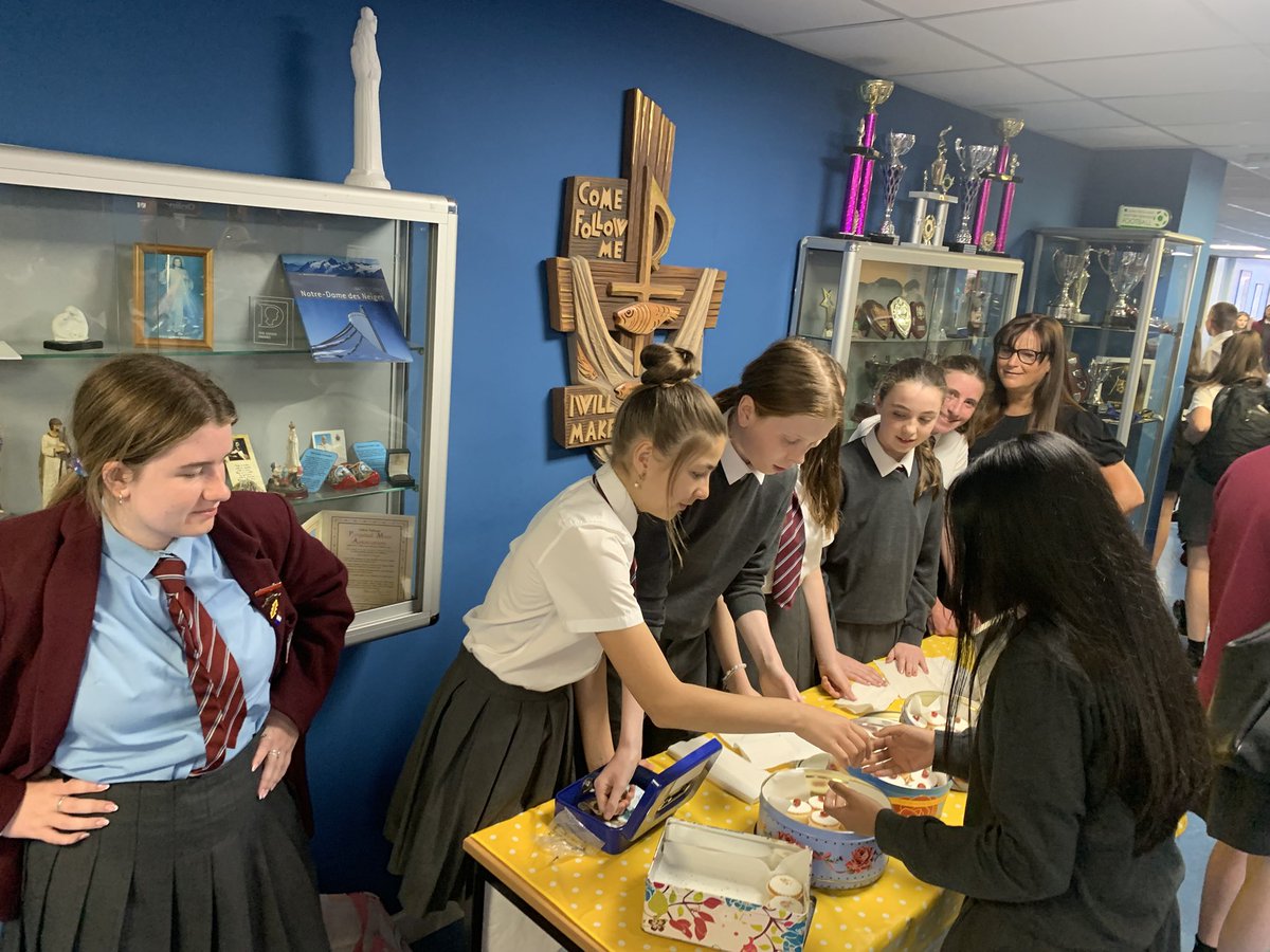 Bees Knees Cafe tweet media