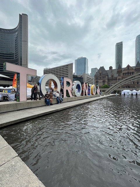 Some of our YHC theatre students recently had the chance to see a few shows on the road! 🎭
The group traveled with Dr. Anne Towns and Dr. Jen Schroeder to the Stratford Festival in Stratford, Ontario. After seeing six plays at the festival, they headed to Toronto for some sketch