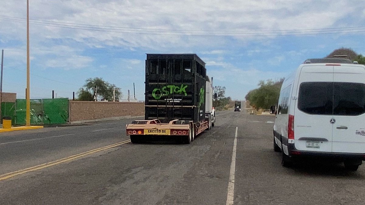 noticieristas's tweet photo. "La violencia artera ha tomado control"  #Ostok 🦁 anuncia su cierre definitivo en #Culiacán y se trasladará a #Mazatlán. A través de un comunicado, el Santuario justificó el traslado como un acto de "resistencia, amor y dignidad" por falta de condiciones mínimas de seguridad. https://t.co/mSO4aLfvex