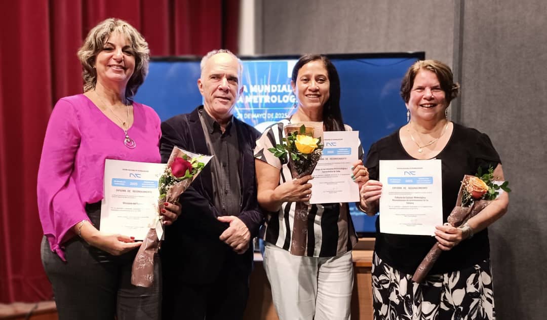 BioCubaFarma (@biocubafarma) on Twitter photo Recibe #BioCubaFarma reconocimiento que realiza la <a href="/CubaOnn/">Oficina Nacional de Normalizacion</a> en el Día Mundial de la Metrología. Felicidades a los equipos de esta especialidad de nuestras empresas. La Metrología es transversal en la industria biofarmacéutica, impactando desde el laboratorio hasta el paciente. Recibe #BioCubaFarma reconocimiento que realiza la <a href="/CubaOnn/">Oficina Nacional de Normalizacion</a> en el Día Mundial de la Metrología. Felicidades a los equipos de esta especialidad de nuestras empresas. La Metrología es transversal en la industria biofarmacéutica, impactando desde el laboratorio hasta el paciente.