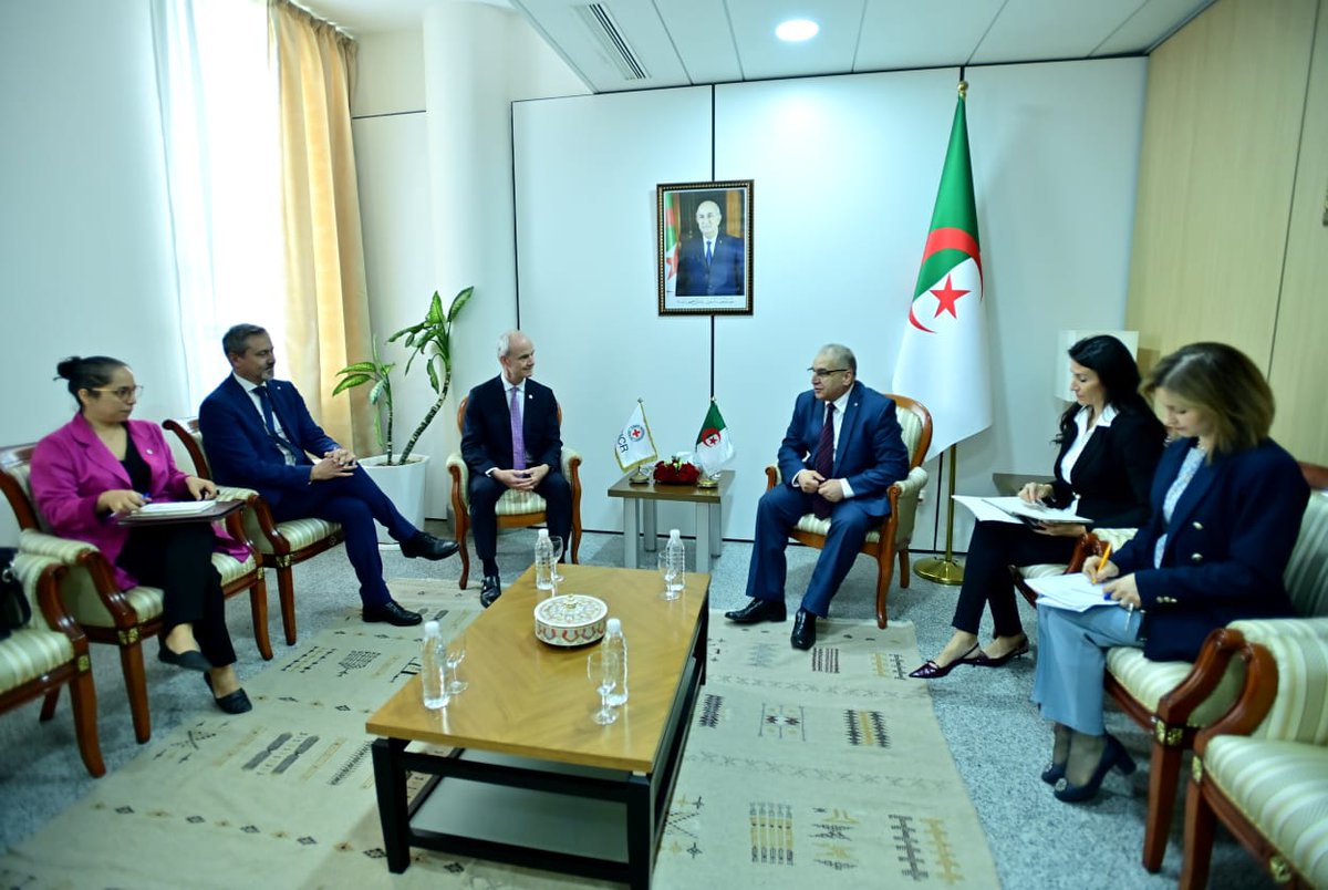 استقبل الأمين العام لوزارة الشؤون الخارجية، السيد لوناس مقرمان،  اليوم الثلاثاء 20 ماي 2025، بمقر الوزارة، السيد جيل كاربونييه، نائب رئيس اللجنة الدولية للصليب الأحمر، على هامش مشاركته في أشغال الاجتماع السنوي لمجموعة البنك الاسلامي للتنمية.