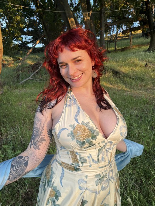 Watch Mari Sappho's leaked NSFW photo on TwXstars