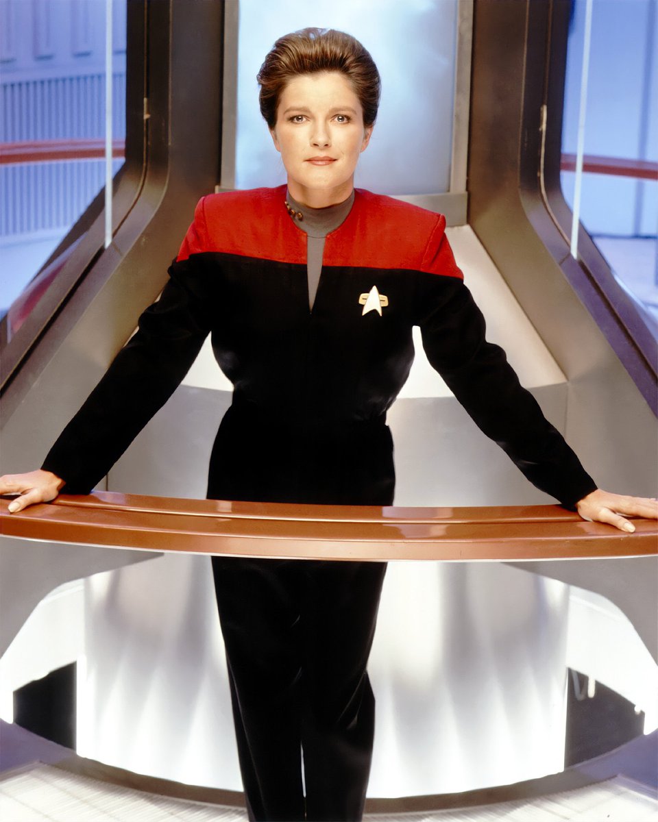 Katie_Classique's tweet photo. Happy (future) Birthday to Captain Kathryn Janeway. Born in Bloomington, Indiana circa 2336, Janeway would inspire countless #StarTrek fans around the world with dignity, principle and immense strength. No matter what came her way, she always did it #TheJaneway.
#StarTrekVoyager https://t.co/W9CwaOMAZt