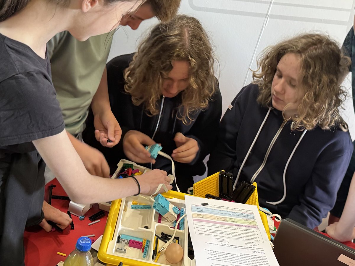 raisingrobots's tweet image. 9 schools joined us & @rafyouthengage at @LEGOLANDWindsor today tackling #CodingSuccess building & coding challenges! 🤩 👩💻 🙌
#STEM #LEGOeducation