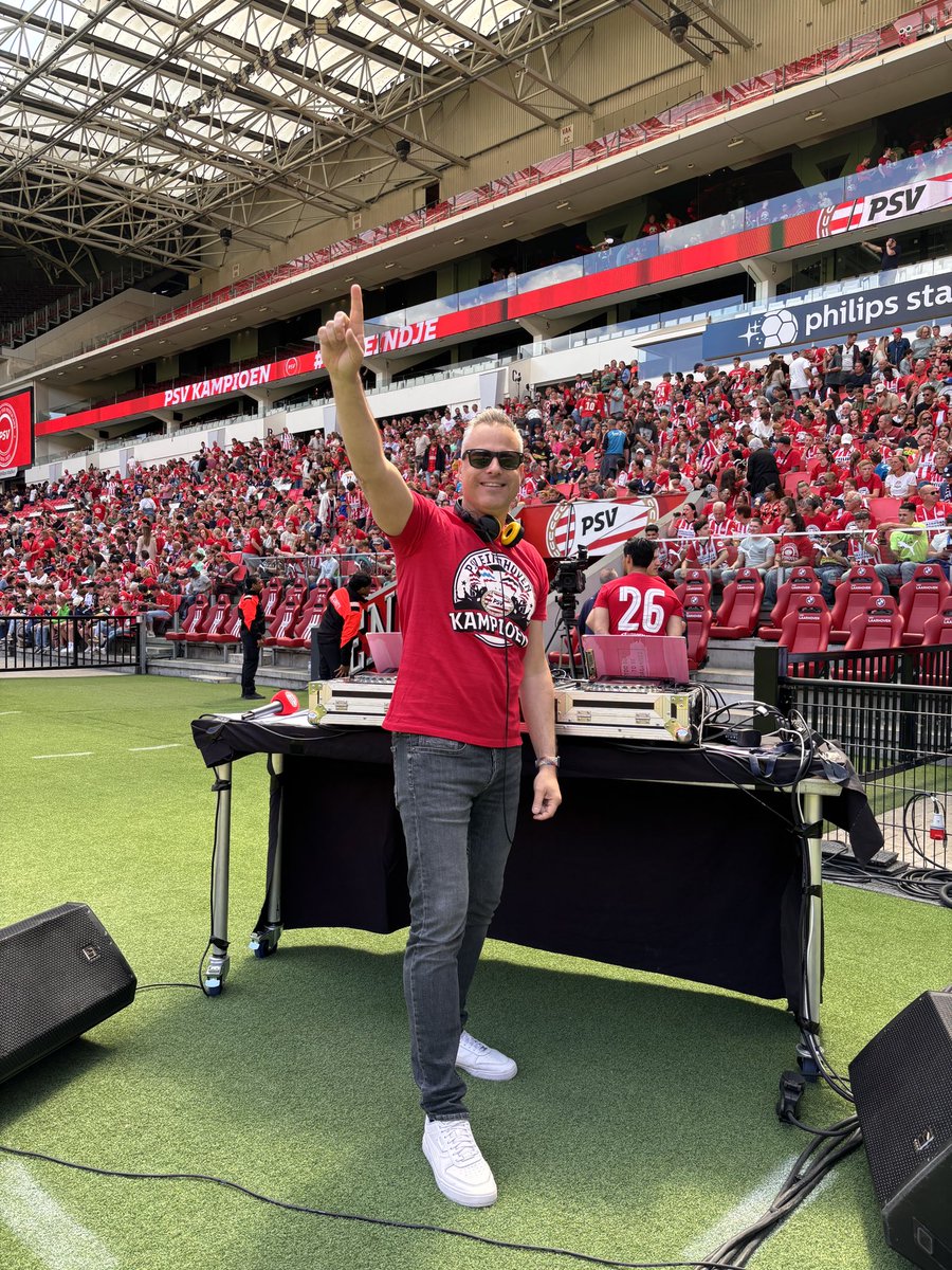 Top dag! 🔴⚪️ <a href="/PSV/">PSV</a> #Kampioen 🙌🏻