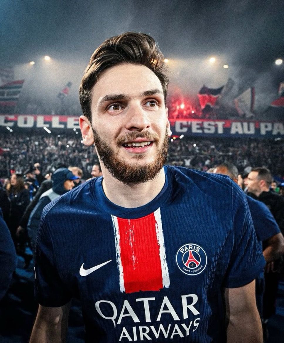 Media Parisien tweet media