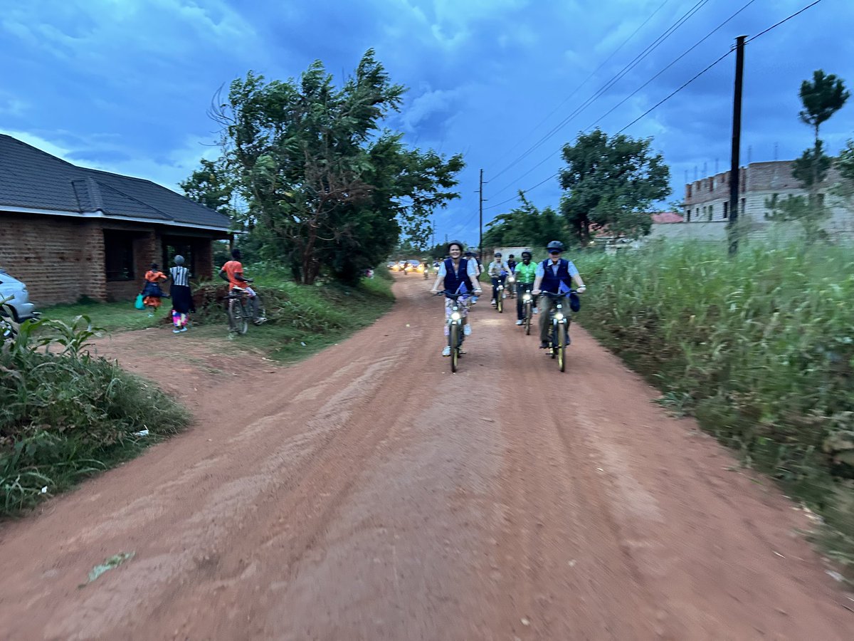 DKAmbUganda's tweet photo. Such a great first day of #TeamEuropa tour in Gulu. Biking through the city, communities and history of Gulu and broader Acholi region. A dark past, but what looks to be a potentially bright future with amazingly skilled and energetic young people 🤩🔥🛹 https://t.co/y4zdcocDvv