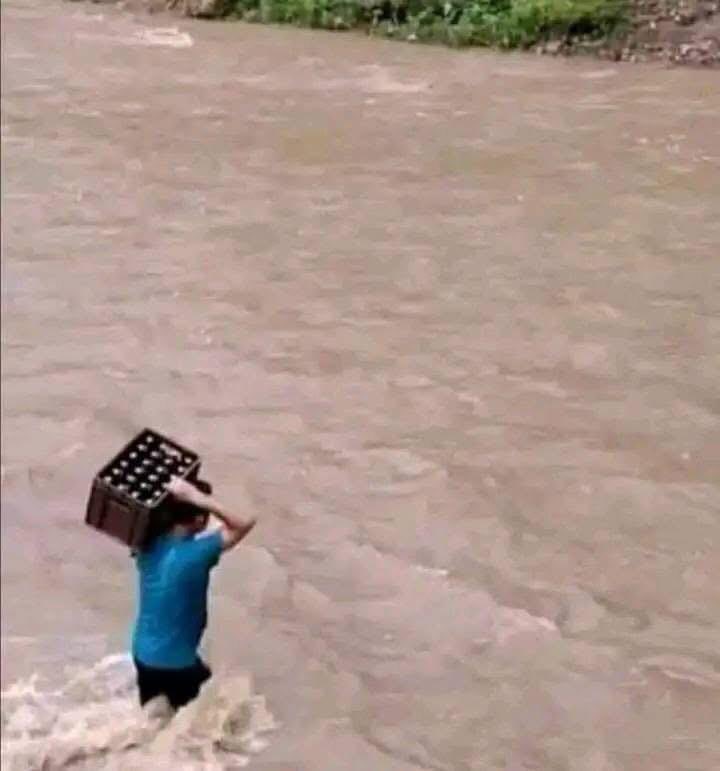 Kamau The Shoe Painter tweet media