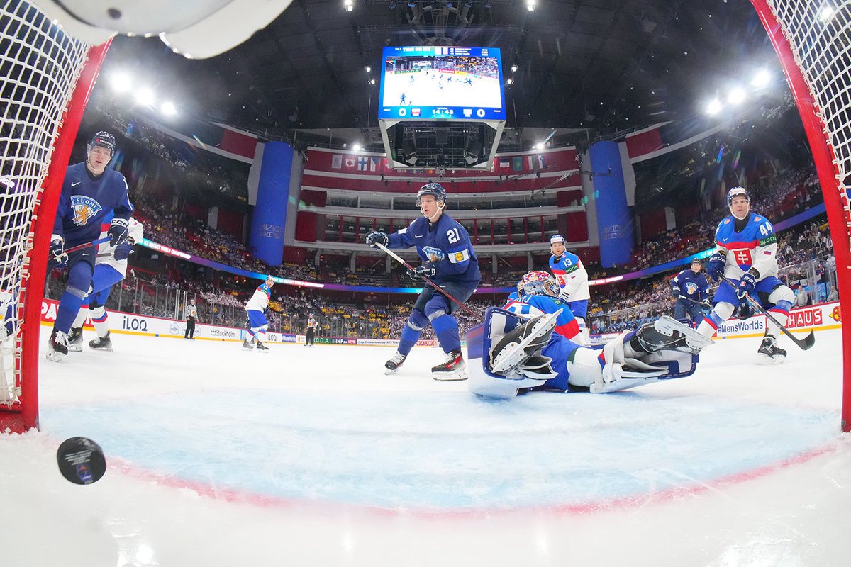 Kolme pistettä Slovakia-ottelusta Suomelle, lopputulos 2-1!  Illalla selviää, missä ja ketä vastaan pelit jatkuvat torstaina.
 
MM-kisojen ohjelma, tulokset, kokoonpanot, tilastot: leijonat.fi/index.php/maaj…
 
#Leijonat #AMJfi #MMkisat #MensWorlds
 
Kuva @IIHFHOCKEY