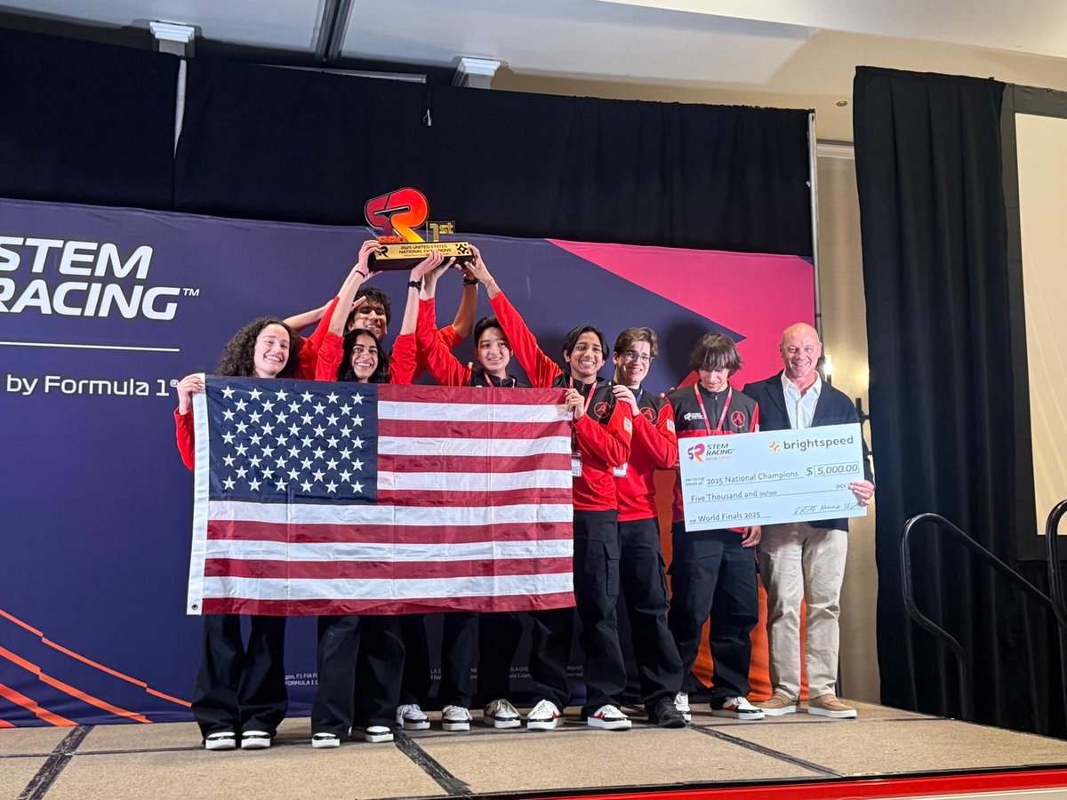 uchicagolab's tweet photo. 🏁🇺🇲 Congratulations to U-High’s STEM Racing Club, @AerosRacing, who has won the 2025 National Championship and will represent Team USA at the World Finals in Singapore this fall!
#UCLSkids #Labbies #F1inSchools #STEMracing #FutureEngineers #TeamUSA https://t.co/yZboIGnrr1
