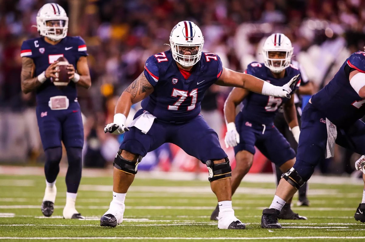AG2G!! After a great conversation with my head coach @coachmakasi and <a href="/CoachOglesby/">Josh Oglesby</a> i'm blessed to say i just received my 8th D1 offer to University of Arizona!! @brandonhuffman247 @daygofootballl @mountmiguelfootball <a href="/CoachOga/">Coach O</a>