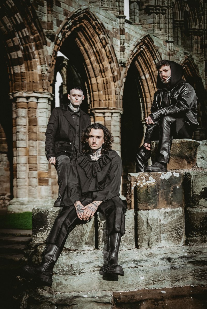 THE HARA (@theharaband) on Twitter photo Just stay,
You are suffocating me,
And I’ve been running out of oxygen
📸 <a href="/cosmicjokeuk/">Cosmic Joke</a>
T-) Just stay,
You are suffocating me,
And I’ve been running out of oxygen
📸 <a href="/cosmicjokeuk/">Cosmic Joke</a>
T-)