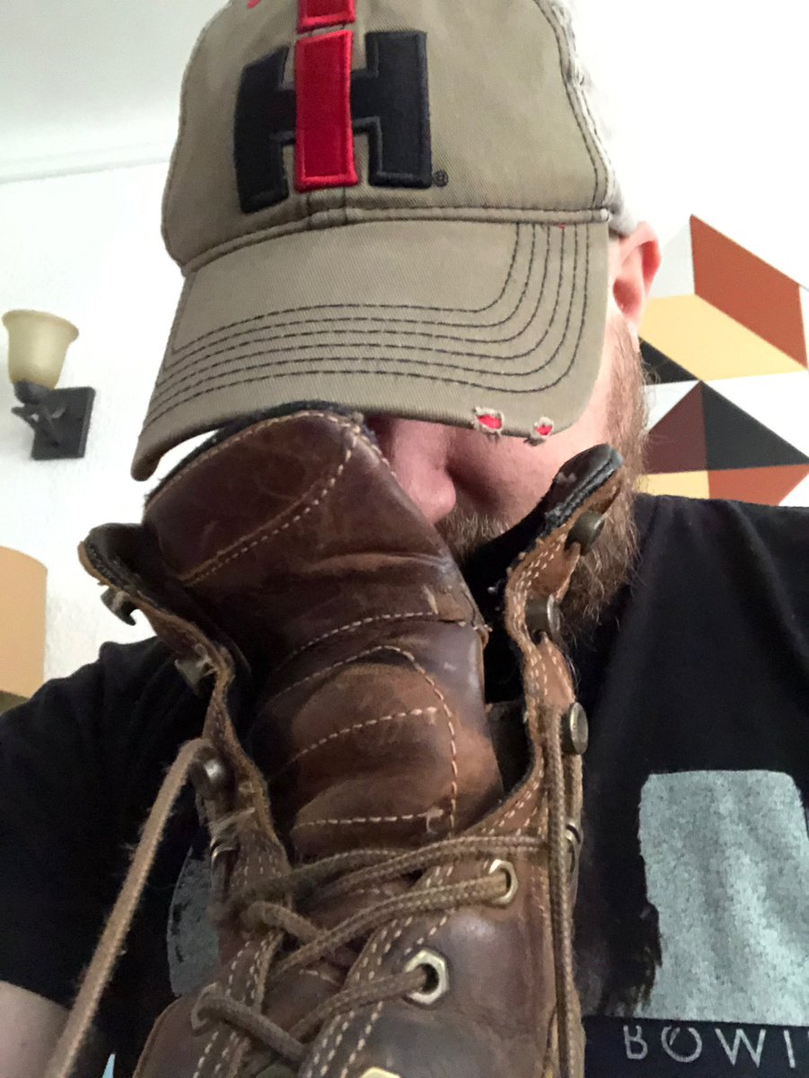 DirtySockDaddy's tweet photo. Huffing my own stink…💦💦 https://t.co/Q0b7jeY5AB
