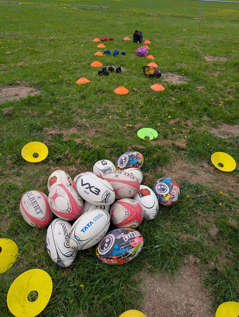 Ang S (@rugby_nutter) on Twitter photo All set up and ready to welcome some Malpas Brownies in <a href="/GuidingNewport/">GirlGuidingNewport</a> for rugby in the park this evening.
Hopefully some future <a href="/RugbyKnights/">Knights Rugby</a>
<a href="/GuidingGwent/">Girlguiding Gwent</a> <a href="/GuidingCymru/">Girlguiding Cymru ๐ด๓ ง๓ ข๓ ท๓ ฌ๓ ณ๓ ฟ</a> <a href="/WelshRugbyUnion/">Welsh Rugby Union ๐ด๓ ง๓ ข๓ ท๓ ฌ๓ ณ๓ ฟ</a> All set up and ready to welcome some Malpas Brownies in <a href="/GuidingNewport/">GirlGuidingNewport</a> for rugby in the park this evening.
Hopefully some future <a href="/RugbyKnights/">Knights Rugby</a>
<a href="/GuidingGwent/">Girlguiding Gwent</a> <a href="/GuidingCymru/">Girlguiding Cymru ๐ด๓ ง๓ ข๓ ท๓ ฌ๓ ณ๓ ฟ</a> <a href="/WelshRugbyUnion/">Welsh Rugby Union ๐ด๓ ง๓ ข๓ ท๓ ฌ๓ ณ๓ ฟ</a>