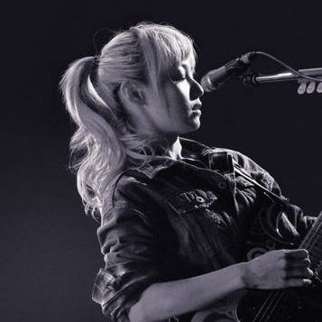 MTLGLXY's tweet photo. Happy Birthday Mami🎸!!!!!
🎂 🎉🥳🍻🫶🥰
I hope you have an amazing year!!
Thank you for being such a fantastic musician!! ❤️ #MyUltimateBias @scandal_mami #SCANDAL #MamiSasazaki #Happy_Mami_Day https://t.co/8CreTPCSEt