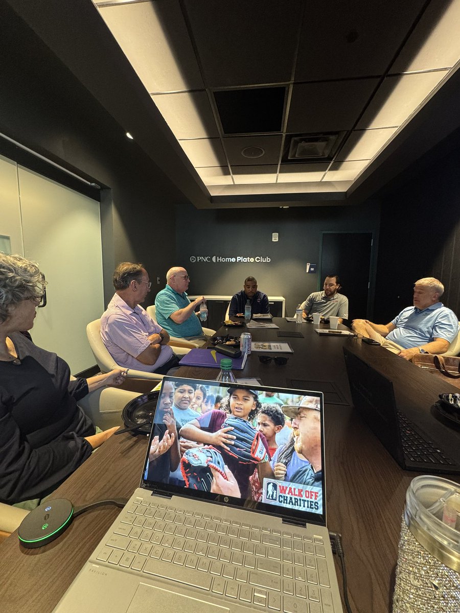 WalkOffCharities tweet media